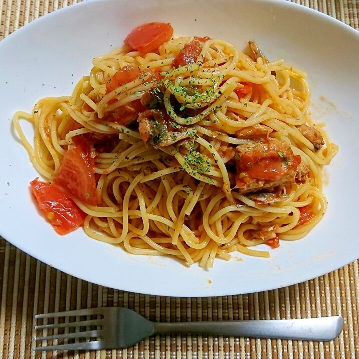 鯖缶のトマトパスタ